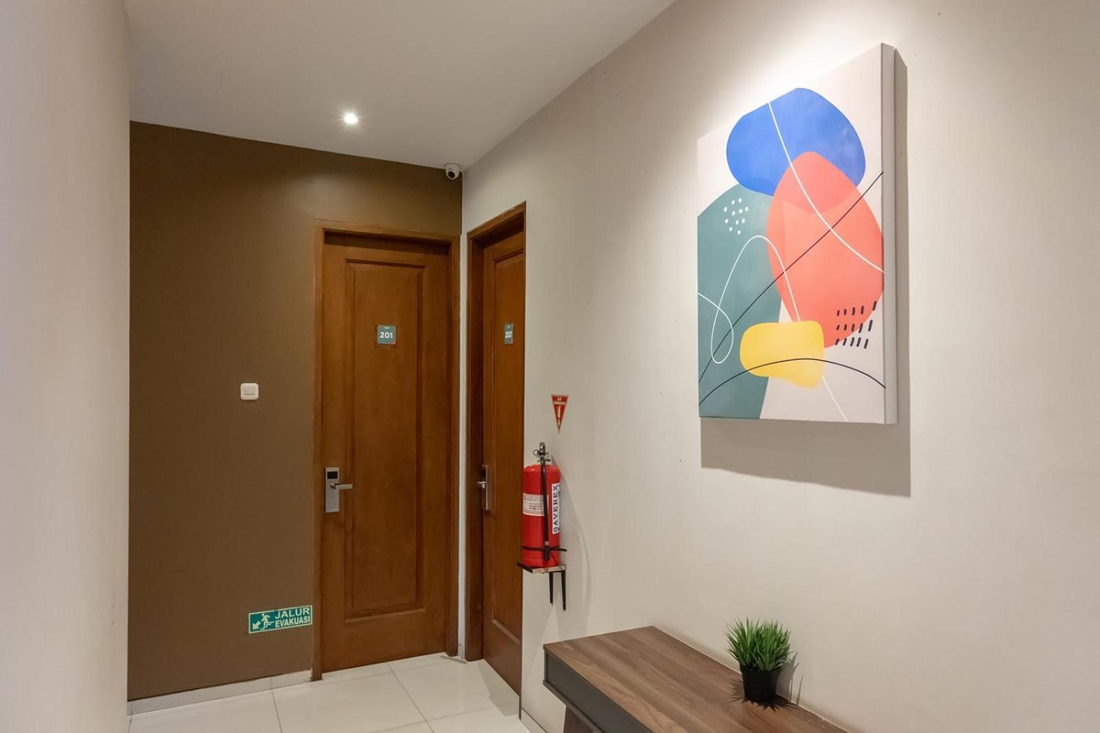 Mono Coliving Kencana, Surabaya Hotel Ngoại thất bức ảnh